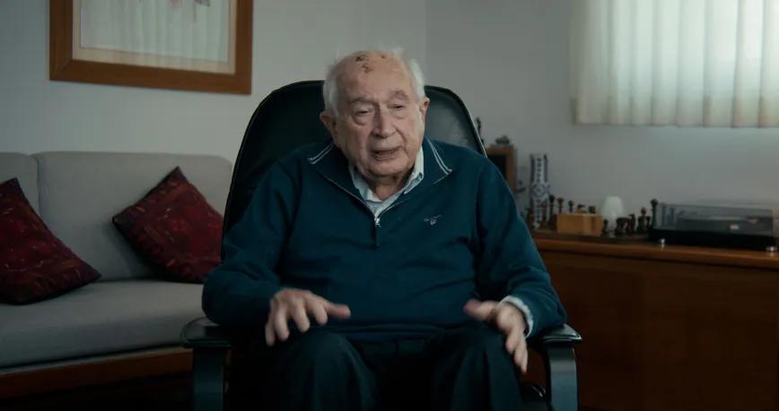 El Dr. Raphael Mechoulam fue un eminente químico israelí conocido mundialmente como el "padre de la investigación del cannabis". Su