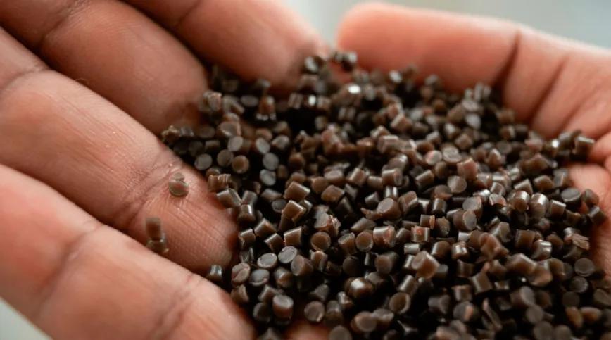 Proteína residual de cáñamo mejora bioplásticos en laboratorio