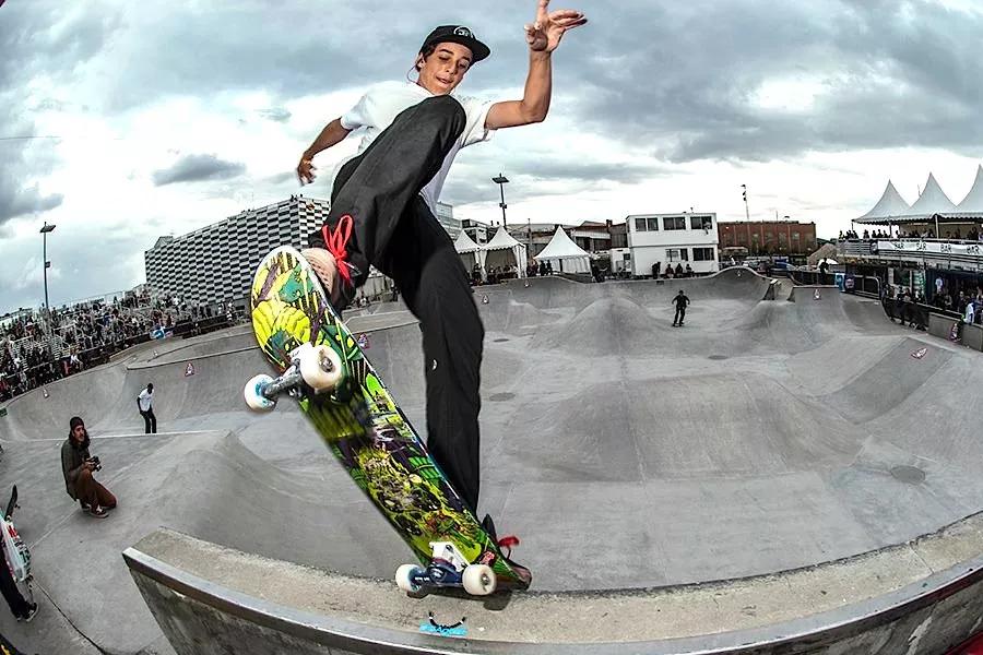 Cory Scott Juneau, profesional del Skateboard, ha sido suspendido por dar positivo en un test de marihuana. Sería esta la primera “condena” por uso de cannabis en este deporte. ¿Qué está pasando?