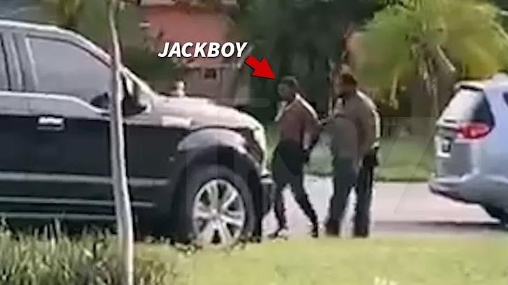 Jackboy, rapero residente en Florida, trató de comerse una bolsa de marihuana para evitar que le arrestaran.