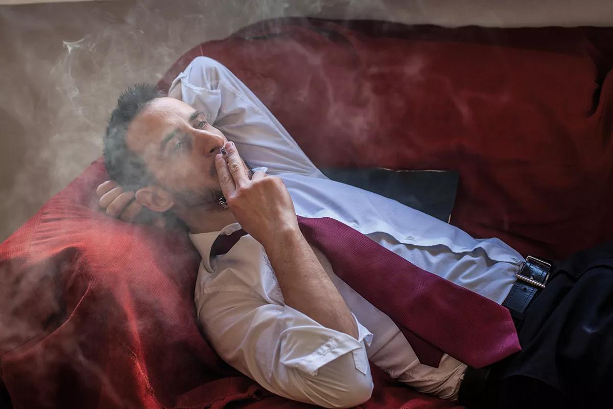 Yo fumo, tú fumas. Un ensayo fotográfico que busca desarticular el estigma hacia el consumo recreativo del cannabis