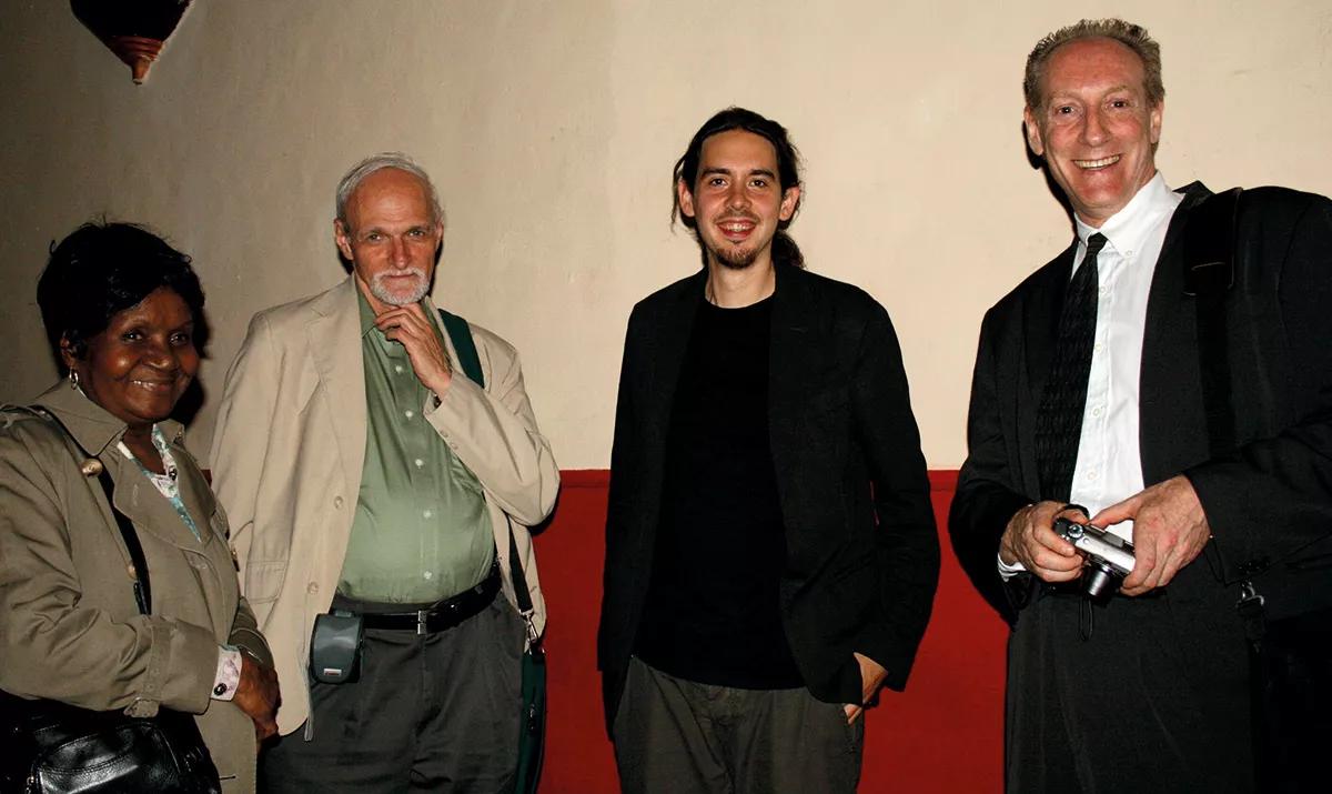 Ben de Loenen junto a Howard Lotsof (a su izquierda), descubridor y pionero del uso terapeutico de la ibogaína, en el Ibogaine Forum, Barcelona 2010. 