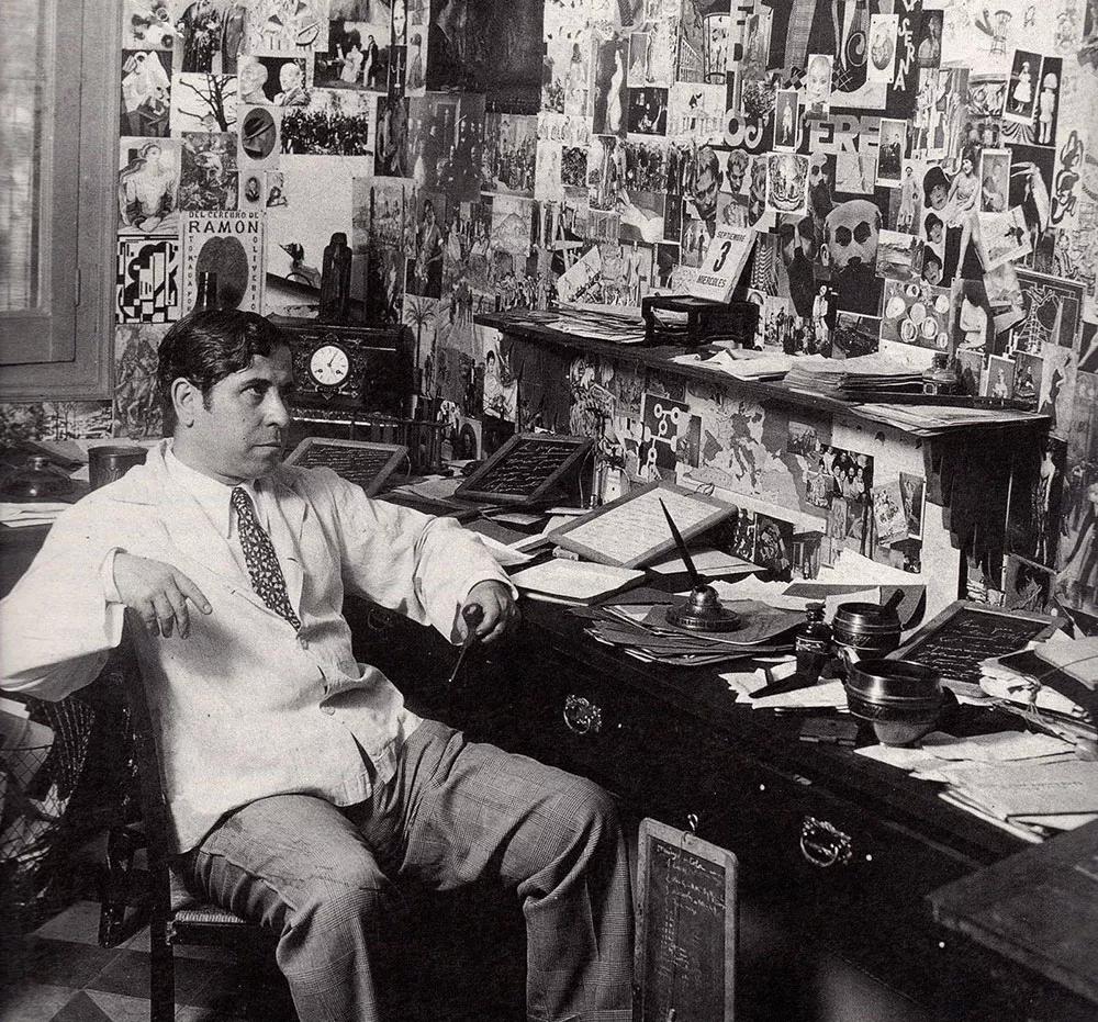 En su estudio de la calle Villanueva, retratado por Alfonso Sánchez Portela el último día de agosto de 1930.