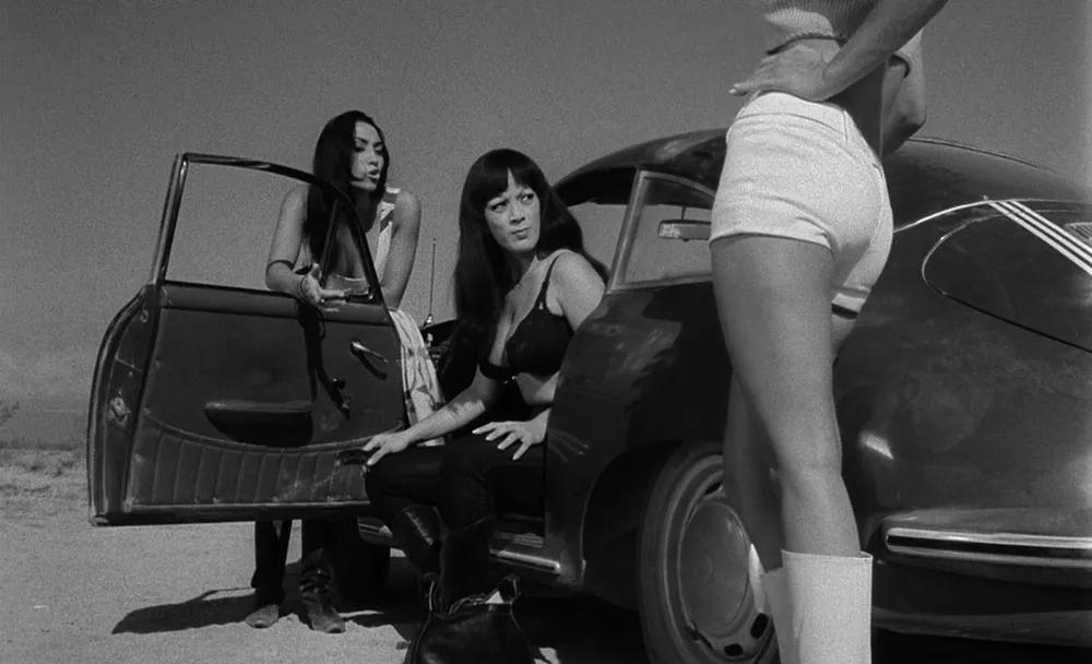 ‘Faster, Pussycat! Kill! Kill!’ (1965), de Russ Meyer