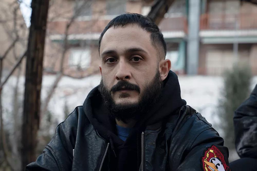 Sceno Mclane, el hombre en la sombra al mando de las producciones sobre las que Foyone rapea.