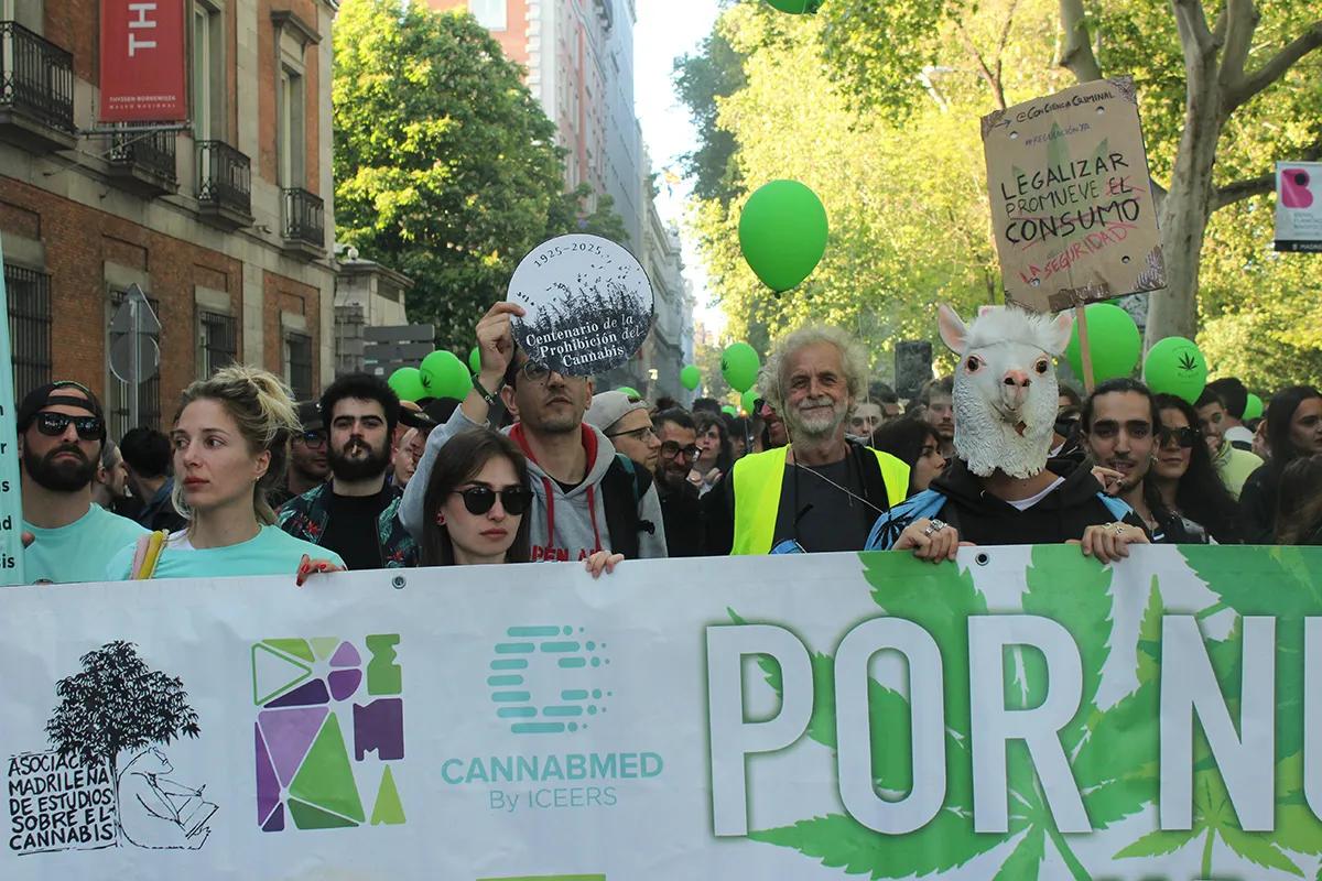 MMMM 2025 La llama no se apaga. Por Fidel Moreno