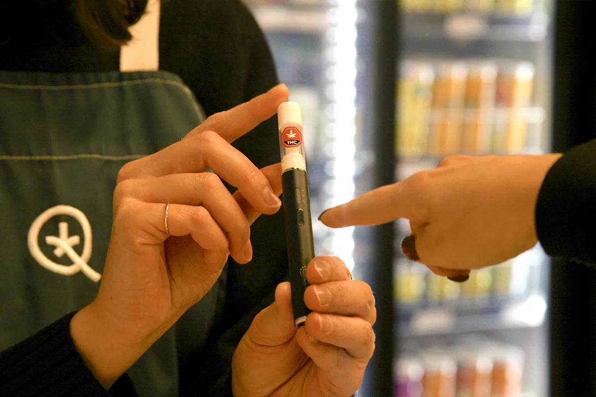 Quebec regula la venta de vaporizadores de cannabis